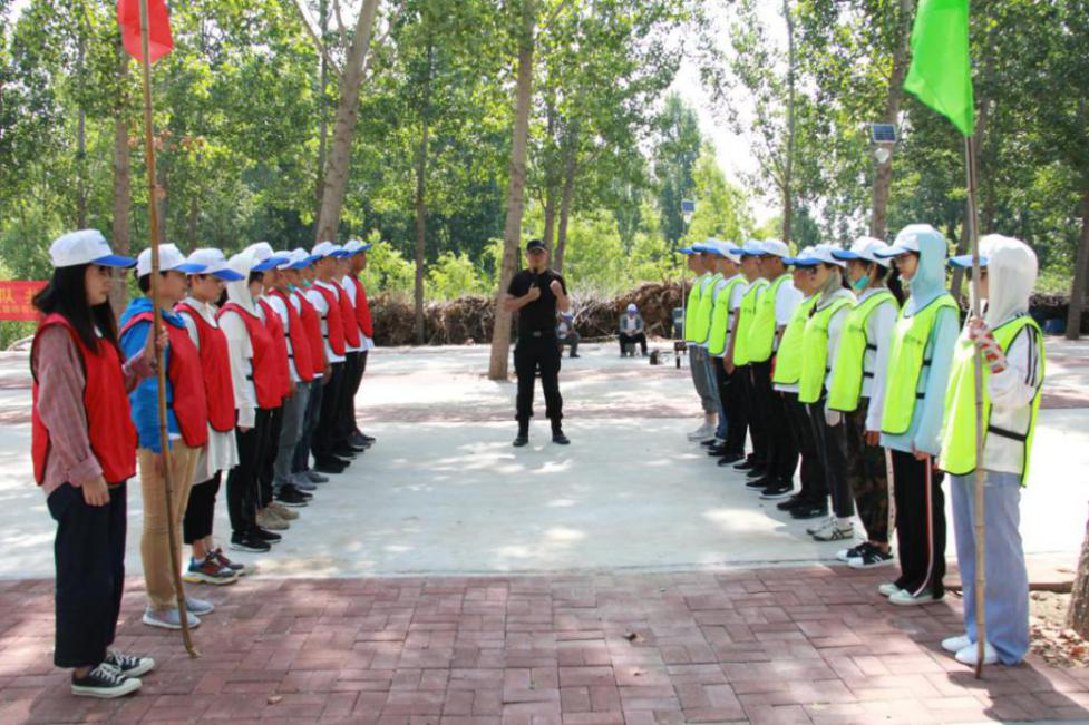 山东华麟建筑装饰有限公司开展团建活动(图2)